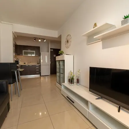 Nobel: Premium Two-room In Bucharest's Center! * בוקרשט