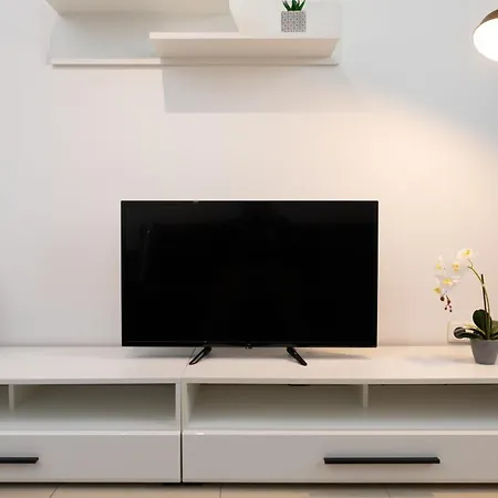 Nobel: Premium Two-room In Bucharest's Center! Bucarest